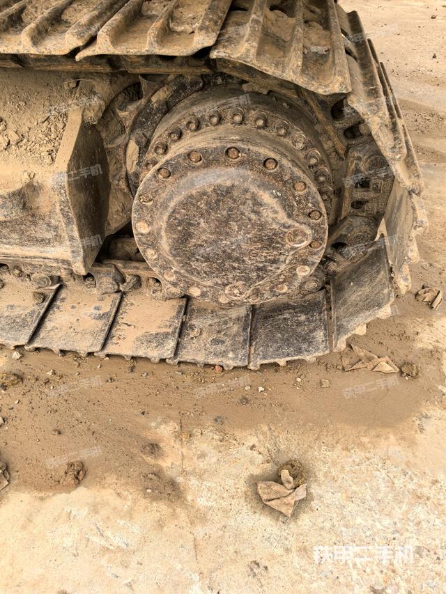 左驅(qū)動輪（行走機(jī)構(gòu)）