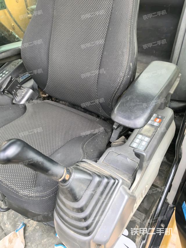 座椅左側(cè)控制臺/音響/含左手柄（駕駛室部分）