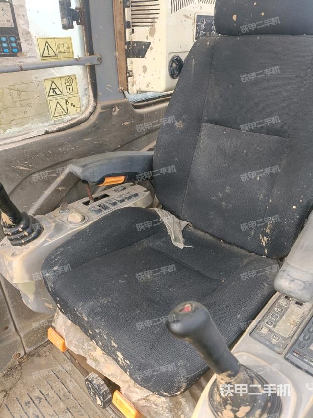 駕駛室整體（整機外觀）