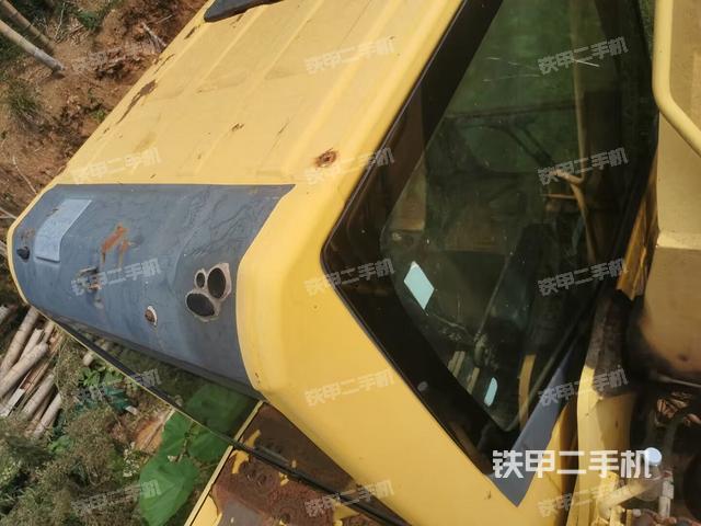 中央回轉(zhuǎn)接頭特寫（上車部件）