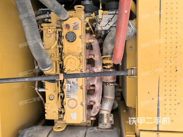 發(fā)動(dòng)機(jī)室（上車(chē)部件）