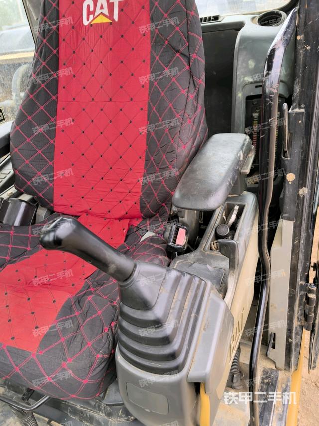 座椅左側(cè)控制臺(tái)/音響/含左手柄（駕駛室部分）