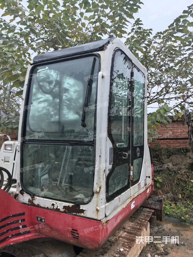 左后方玻璃角標（駕駛室部分）