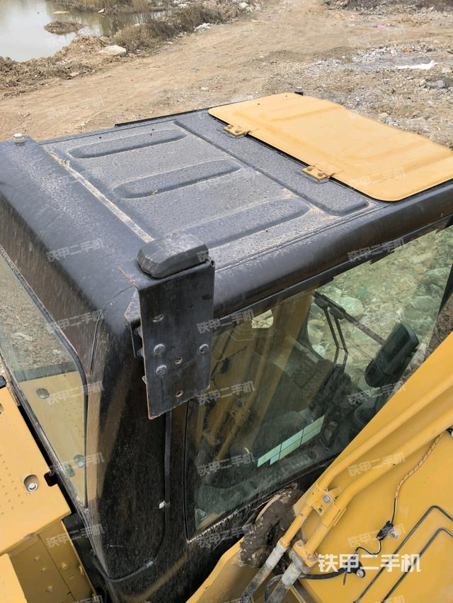 駕駛室頂部俯視（上車(chē)部件）