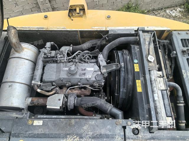 發(fā)動(dòng)機(jī)室（上車部件）