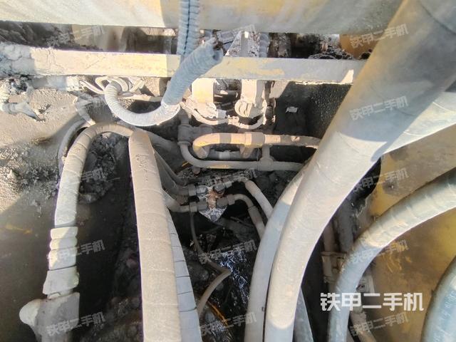 中央回轉(zhuǎn)接頭特寫（上車部件）