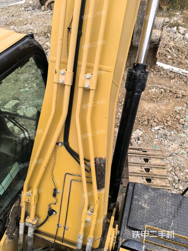 大臂背部俯視（工作和回轉(zhuǎn)裝置）