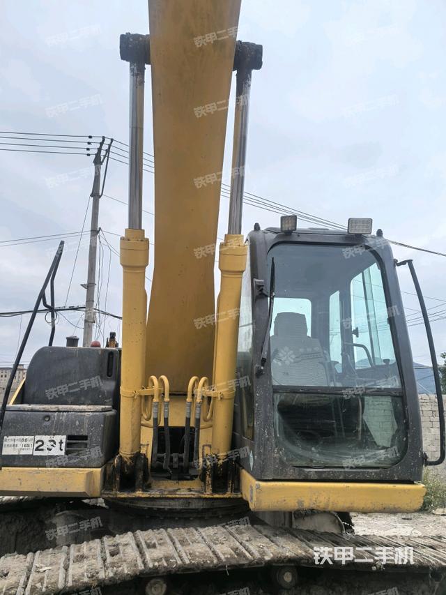 大臂油缸整體?豎拍（工作和回轉(zhuǎn)裝置）