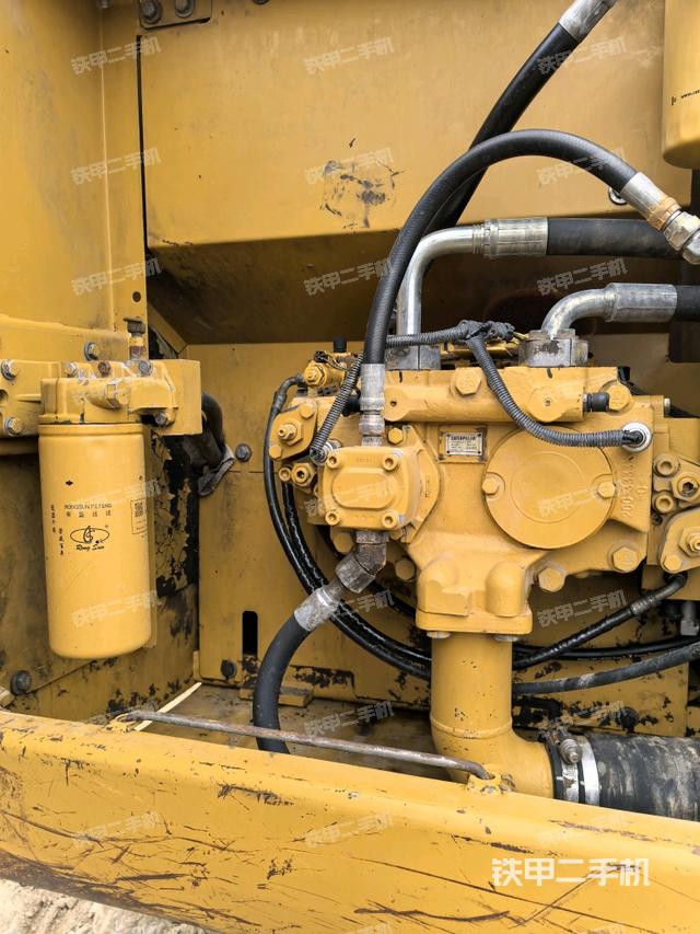 液壓泵斜45?右（大件艙室）