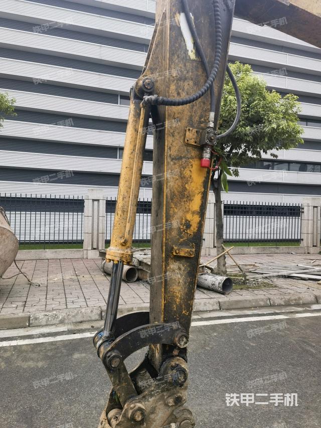 小臂整體右前(工作和回轉(zhuǎn)裝置) 小臂整體右前(工作和回轉(zhuǎn)裝置)