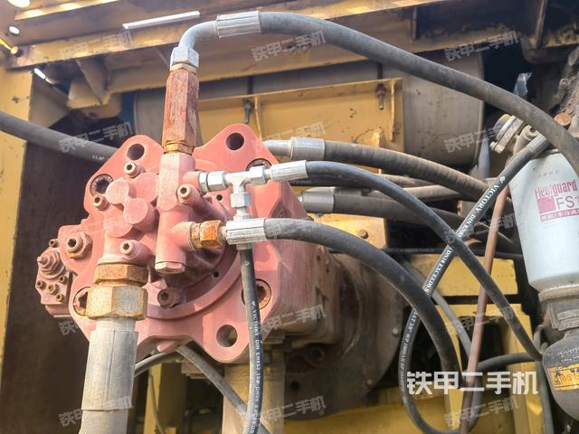 液壓泵斜45?左(大件艙室) 液壓泵斜45?左(大件艙室)