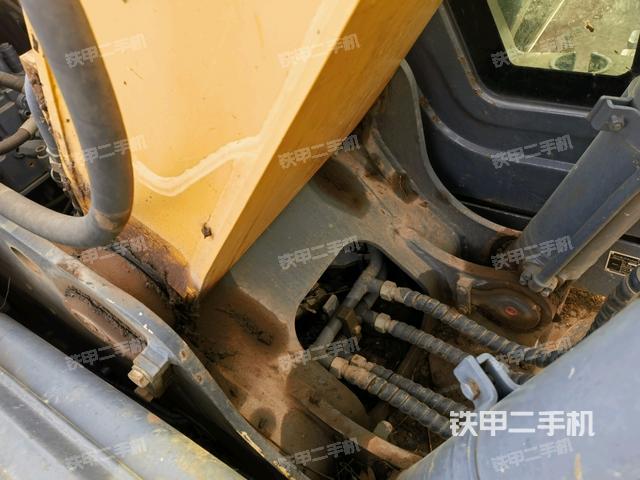 大臂根部?斜視(工作和回轉(zhuǎn)裝置) 大臂根部?斜視(工作和回轉(zhuǎn)裝置)