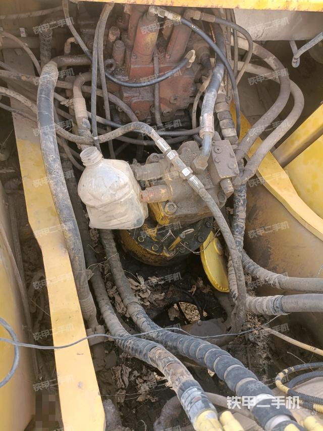 回轉(zhuǎn)馬達和主控閥（整機外觀）