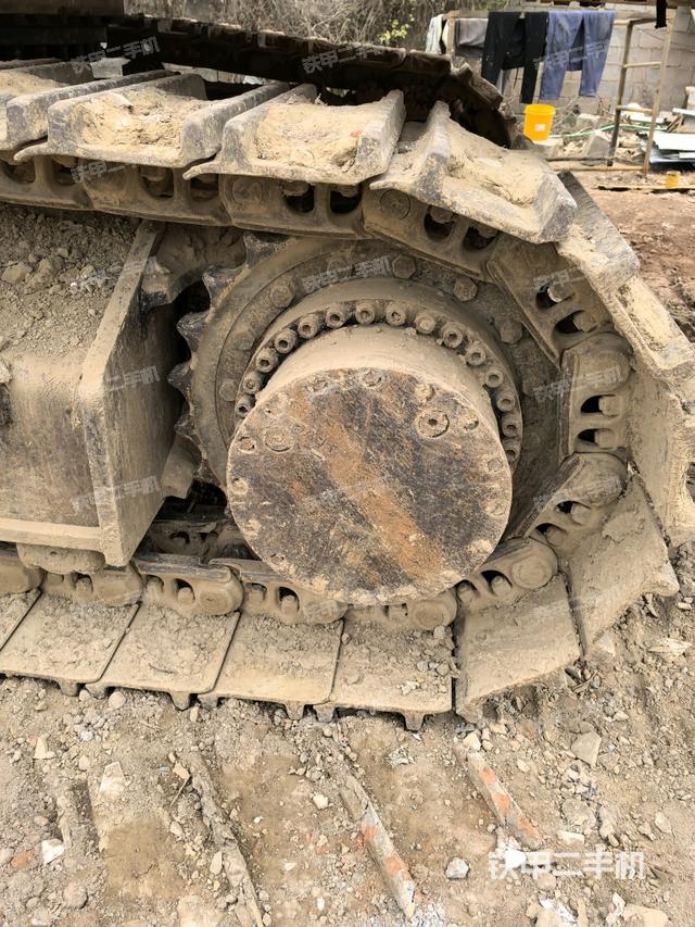 左驅(qū)動輪（行走機(jī)構(gòu)）