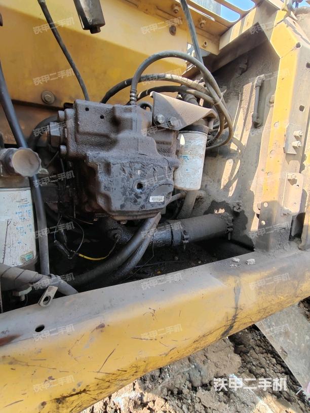 液壓泵斜45?左（大件艙室）