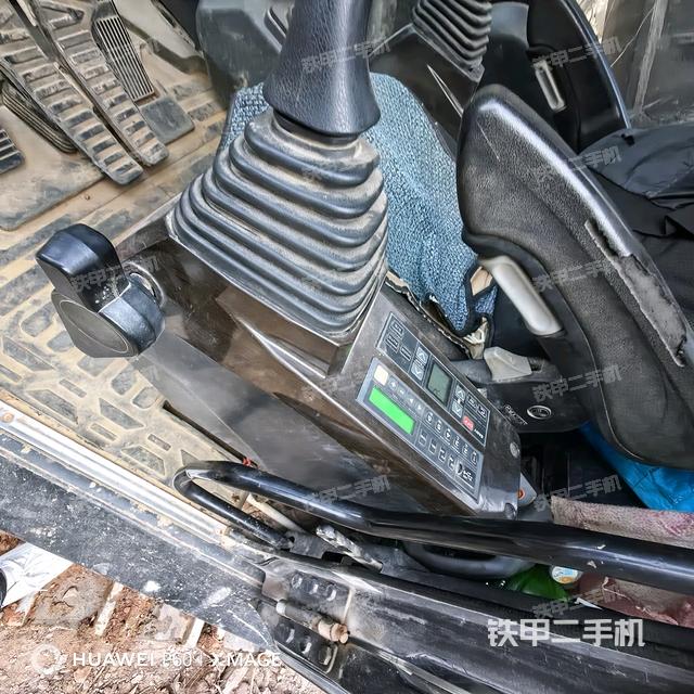 座椅左側(cè)控制臺(tái)/音響/含左手柄（駕駛室部分）