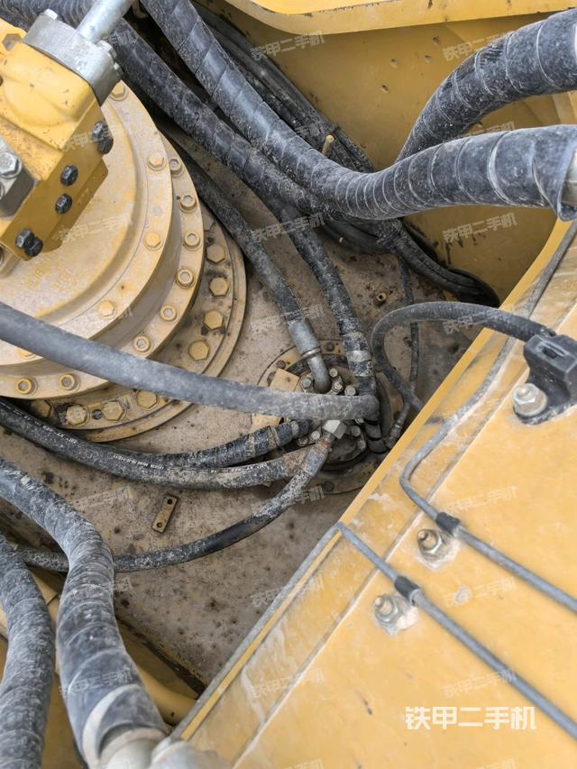 中央回轉(zhuǎn)接頭特寫（上車部件）