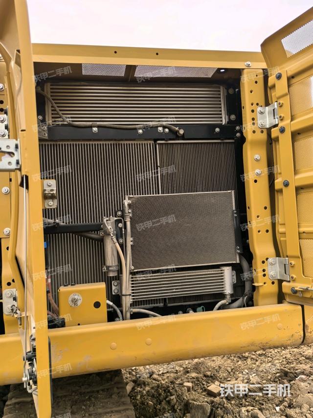 電瓶（大件艙室）