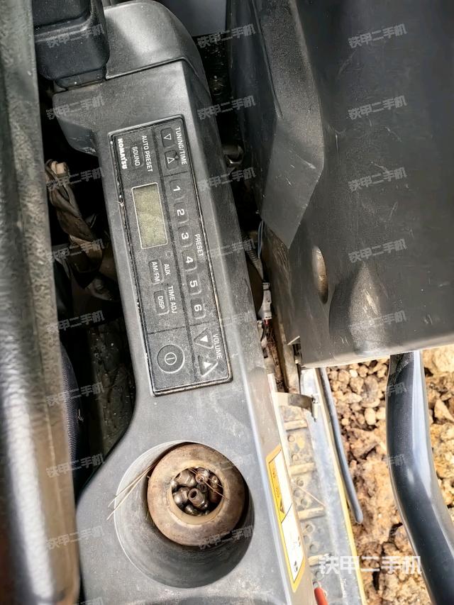 座椅左側(cè)控制臺/音響/含左手柄（駕駛室部分）