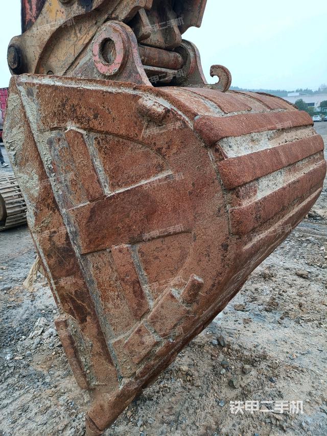 鏟斗右后整體（工作和回轉(zhuǎn)裝置）