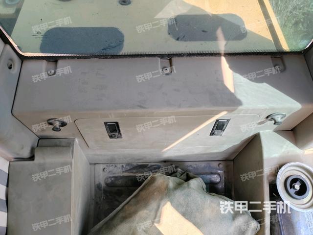 右側(cè)玻璃角標(biāo)（駕駛室部分）