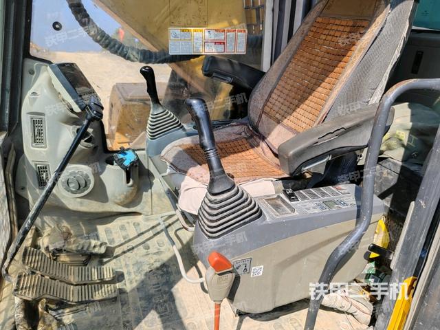 座椅左側(cè)控制臺(tái)/音響/含左手柄（駕駛室部分）