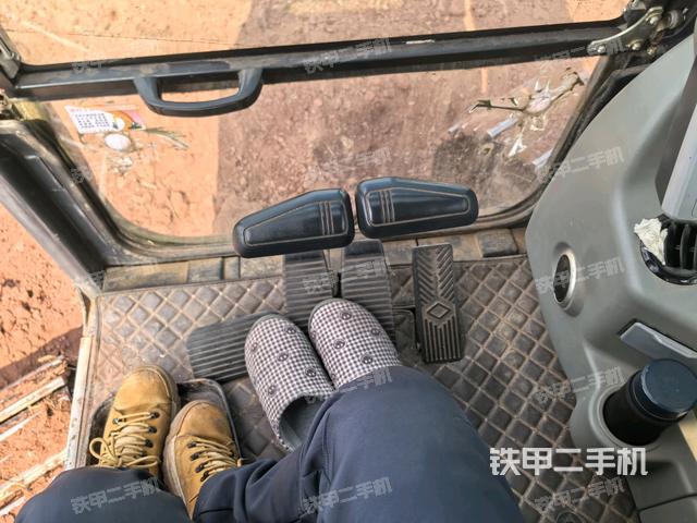 座椅左側(cè)控制臺(tái)/音響/含左手柄(駕駛室部分) 座椅左側(cè)控制臺(tái)/音響/含左手柄(駕駛室部分)