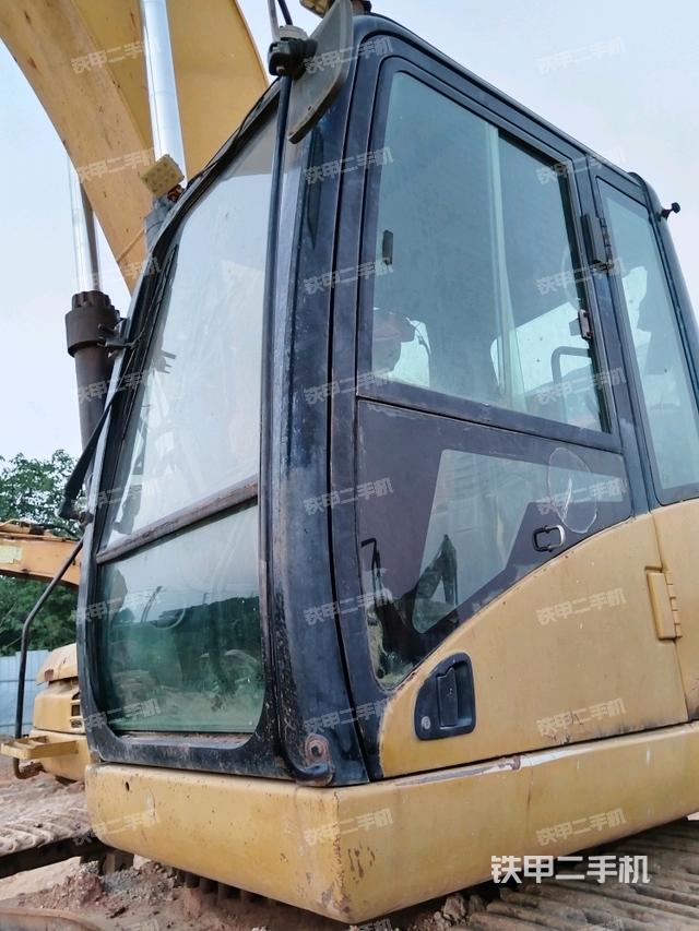 駕駛室整體（整機(jī)外觀）