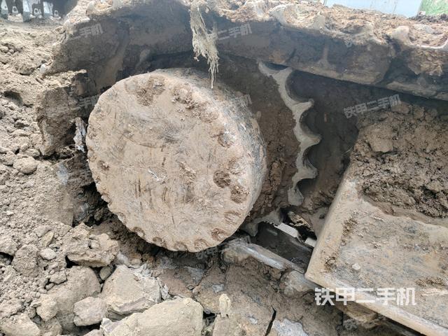 左驅(qū)動(dòng)輪（行走機(jī)構(gòu)）