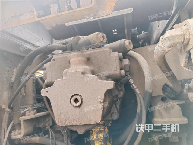 液壓泵斜45?左（大件艙室）