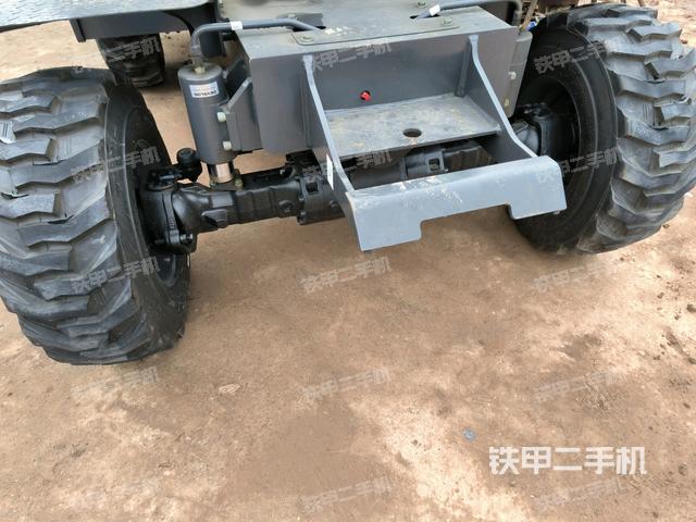 轉(zhuǎn)盤和下車架正前（工作和回轉(zhuǎn)裝置）