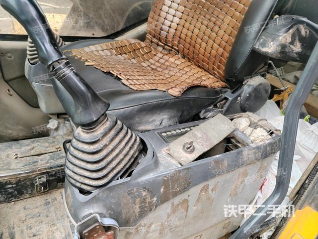 座椅左側(cè)控制臺(tái)/音響/含左手柄（駕駛室部分）