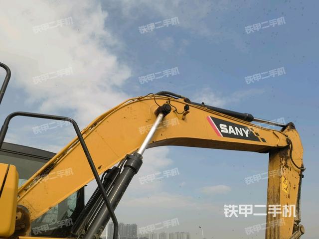 大臂整體?右側(工作和回轉裝置) 大臂整體?右側(工作和回轉裝置)