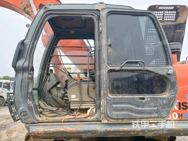 右側(cè)玻璃角標(biāo)（駕駛室部分）