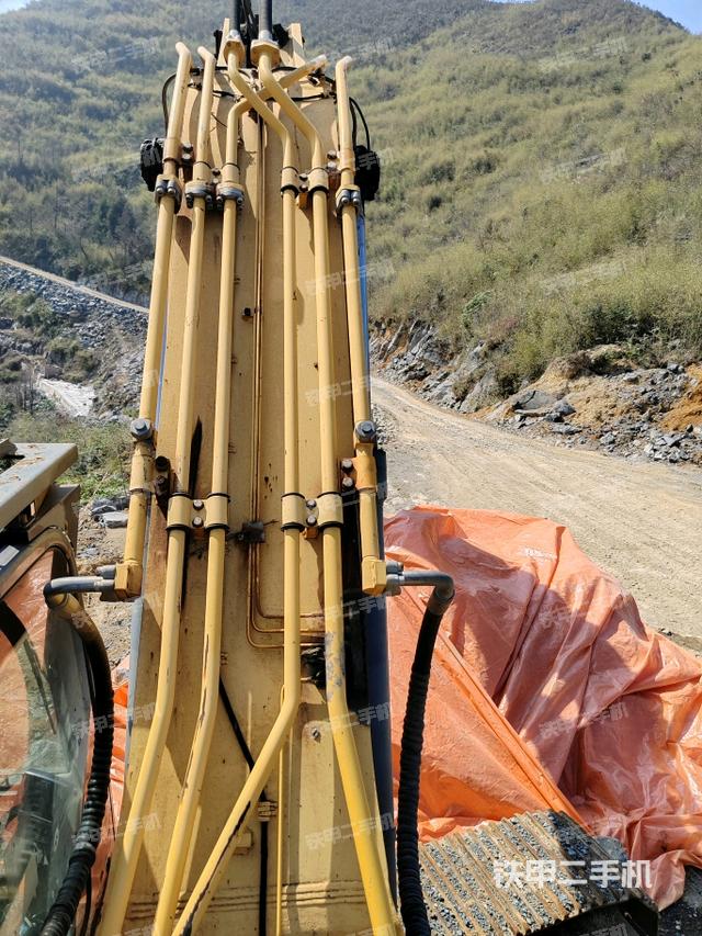 大臂背部俯視（工作和回轉(zhuǎn)裝置）