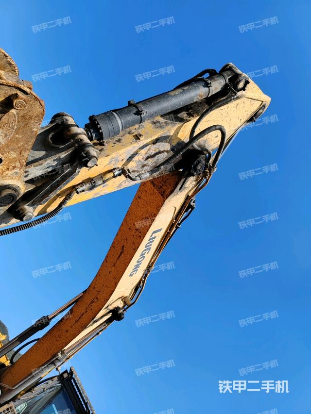 轉(zhuǎn)盤和下車架正前（工作和回轉(zhuǎn)裝置）