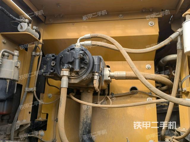 液壓泵斜45?左(大件艙室) 液壓泵斜45?左(大件艙室)