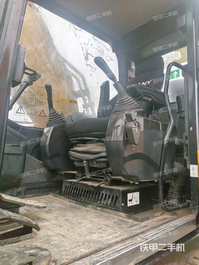 駕駛室正側(cè)（駕駛室部分）