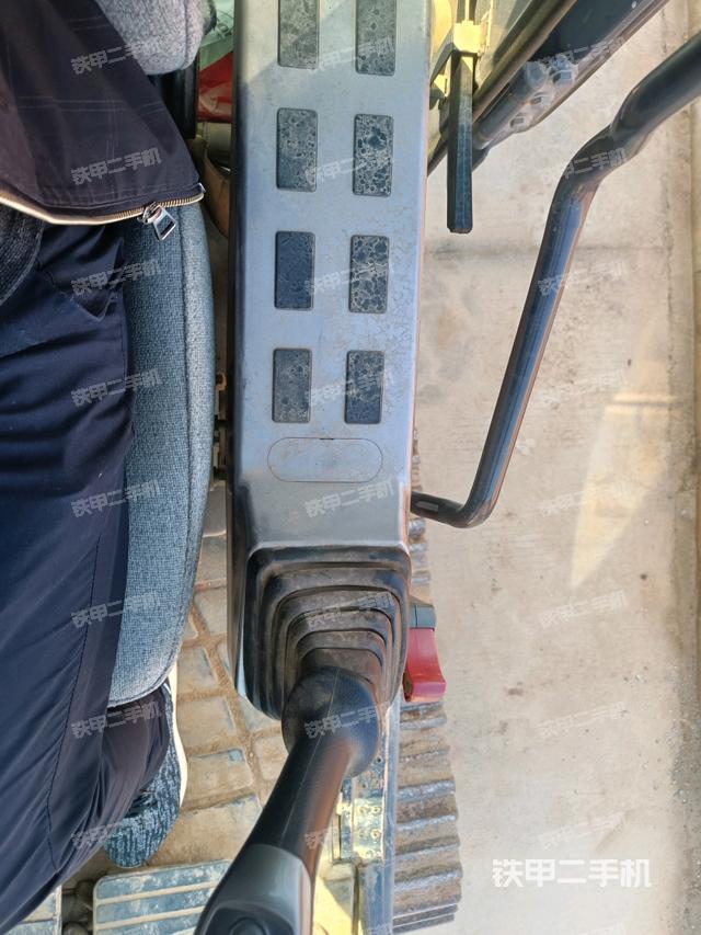 座椅左側(cè)控制臺(tái)/音響/含左手柄（駕駛室部分）