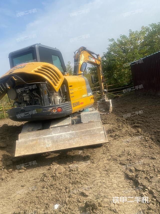 發(fā)動(dòng)機(jī)整體俯視（整機(jī)外觀）