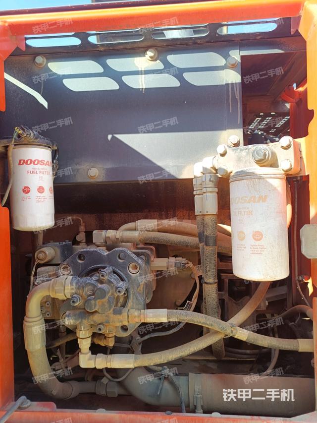 液壓泵斜45?左（大件艙室）