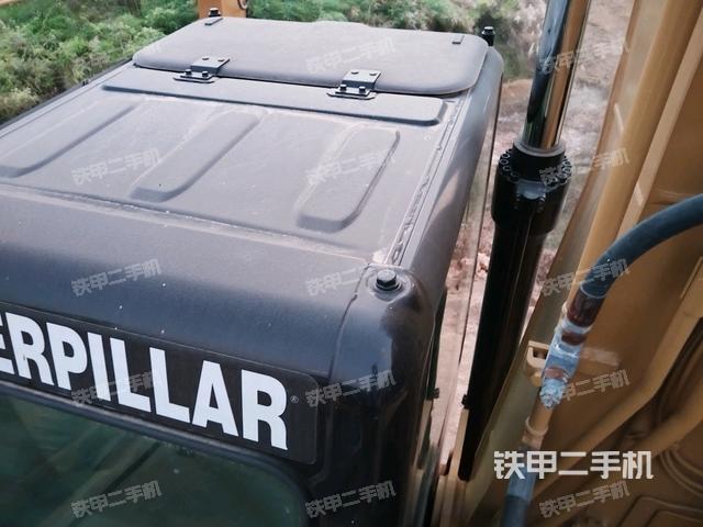 駕駛室頂部（整機外觀）