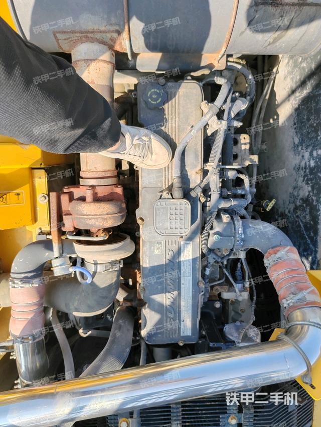 中央回轉(zhuǎn)接頭特寫（上車部件）