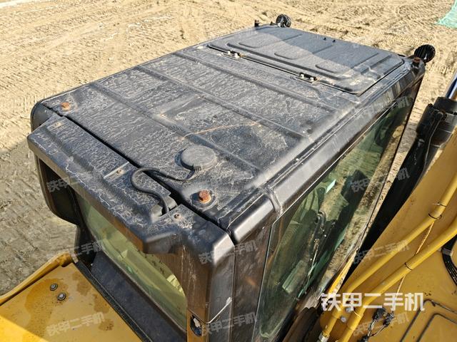 駕駛室頂部(整機外觀) 駕駛室頂部(整機外觀)