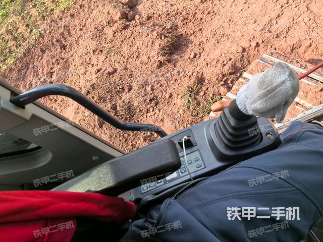 后窗玻璃角標(biāo)(駕駛室部分) 后窗玻璃角標(biāo)(駕駛室部分)