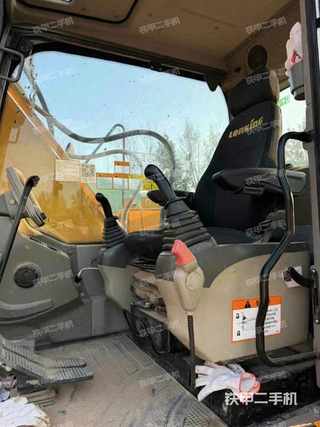 駕駛室整體（整機(jī)外觀）