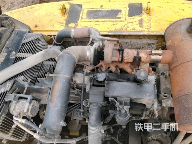 中央回轉(zhuǎn)接頭特寫（上車部件）