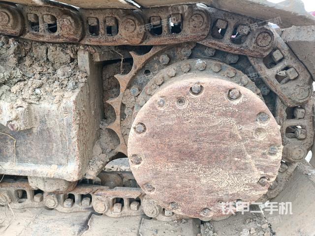 右驅(qū)動輪（行走機(jī)構(gòu)）