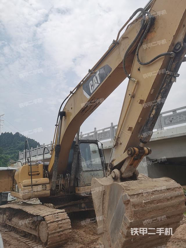 卡特彼勒323DL挖掘機(jī)