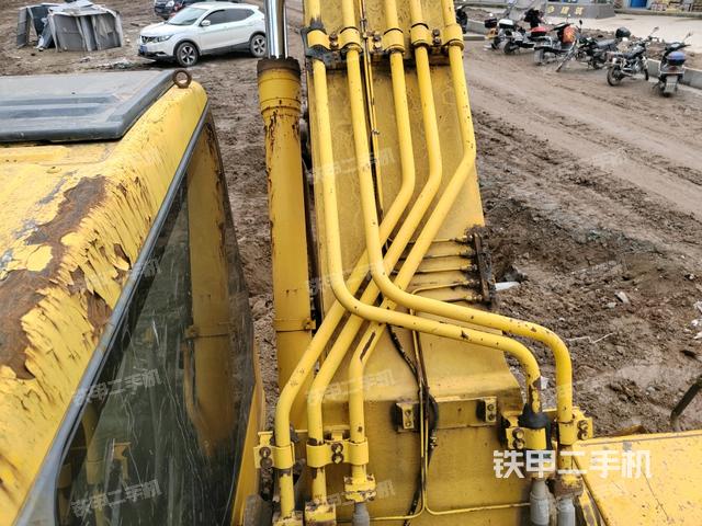 轉(zhuǎn)盤和下車架正前（工作和回轉(zhuǎn)裝置）